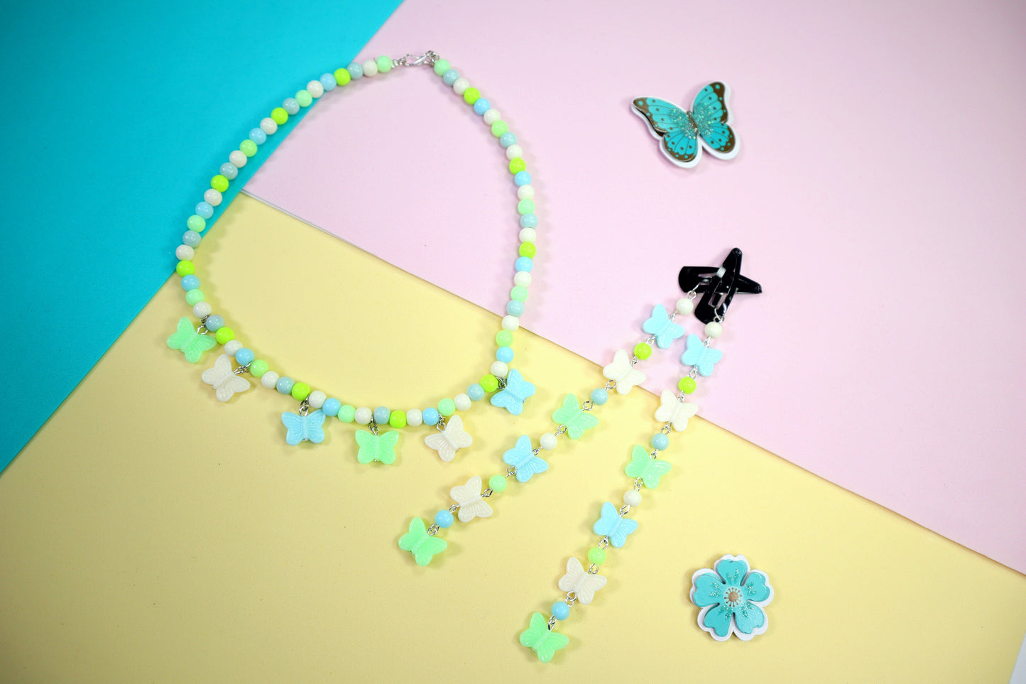 Kamule Set Of 2 Seed Beads Necklace And Hairclip With Butterfly Accent At Centre  -  Green