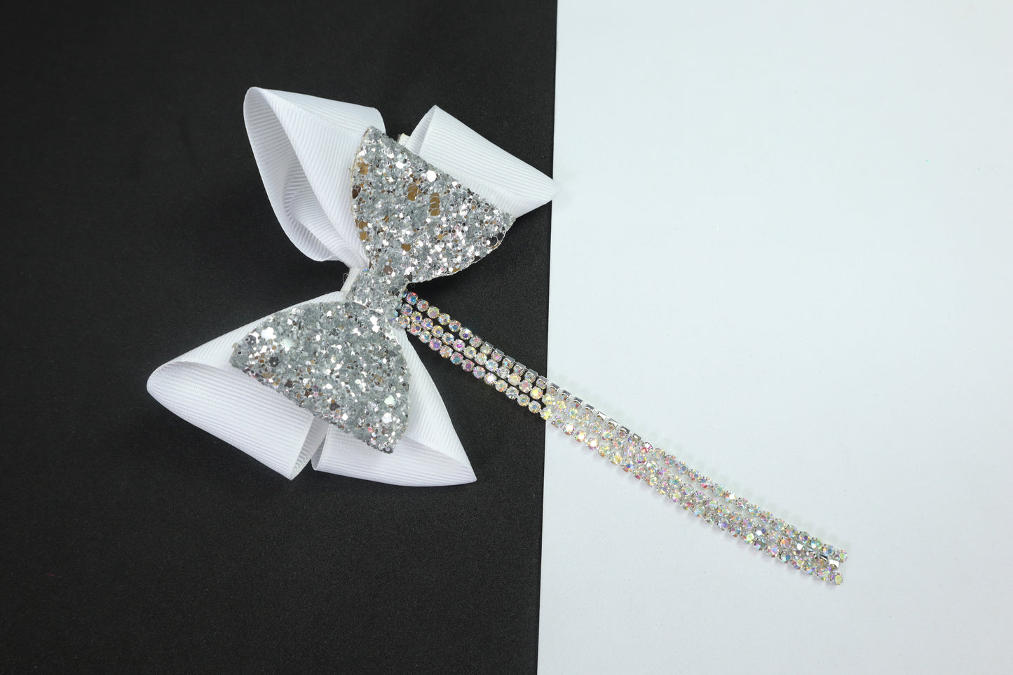 Stone Strings Embellished Detailed Bow Clip - White & Silver